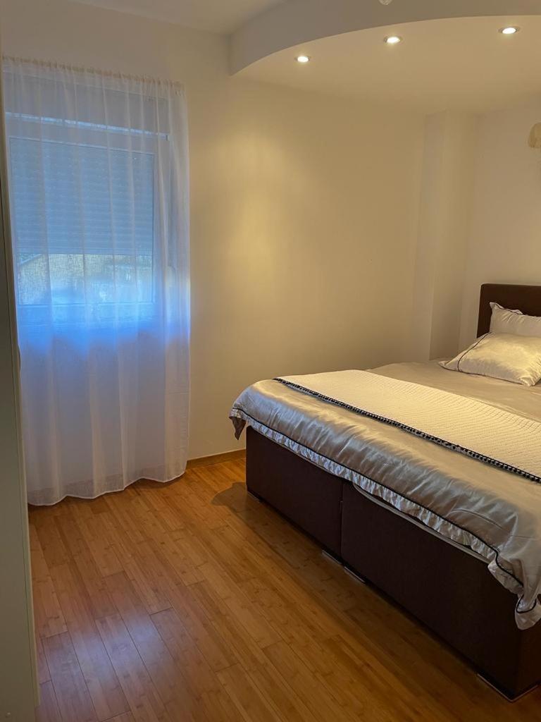 Riverside Villa Tivat Exterior photo