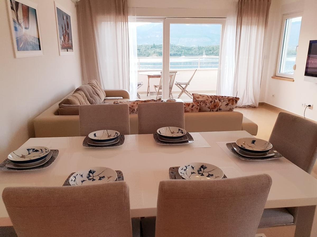 Riverside Villa Tivat Exterior photo