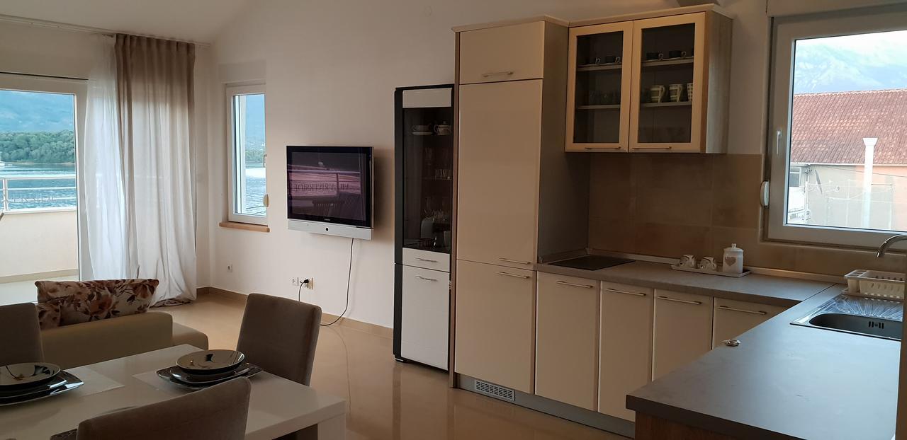 Riverside Villa Tivat Exterior photo